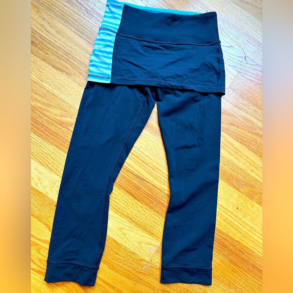 Lululemon capri leggings with skirt attached